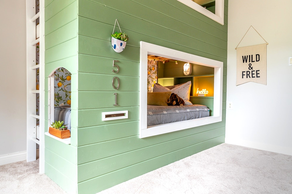 How to build a DIY built-in bunk bed for kids (plans and how-to!)