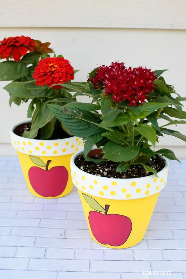Apple painted flowerpot for teachers appreciation week