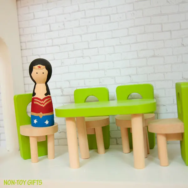 DIY superhero house Wonder Woman