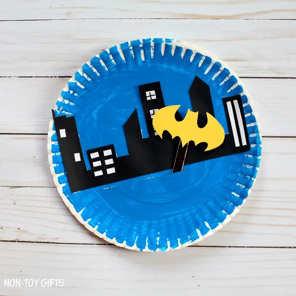 Easy paper plate Batman craft