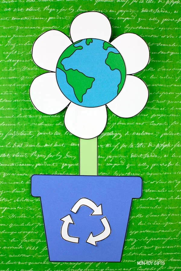 Easy Earth flower craft for preschoolers