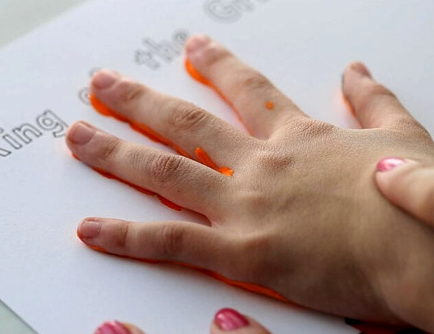 Make Handprint with Paint