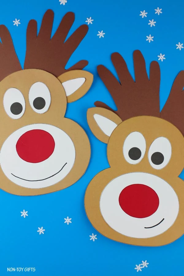 Handprint reindeer project for preschoolers, kindergartners and older children