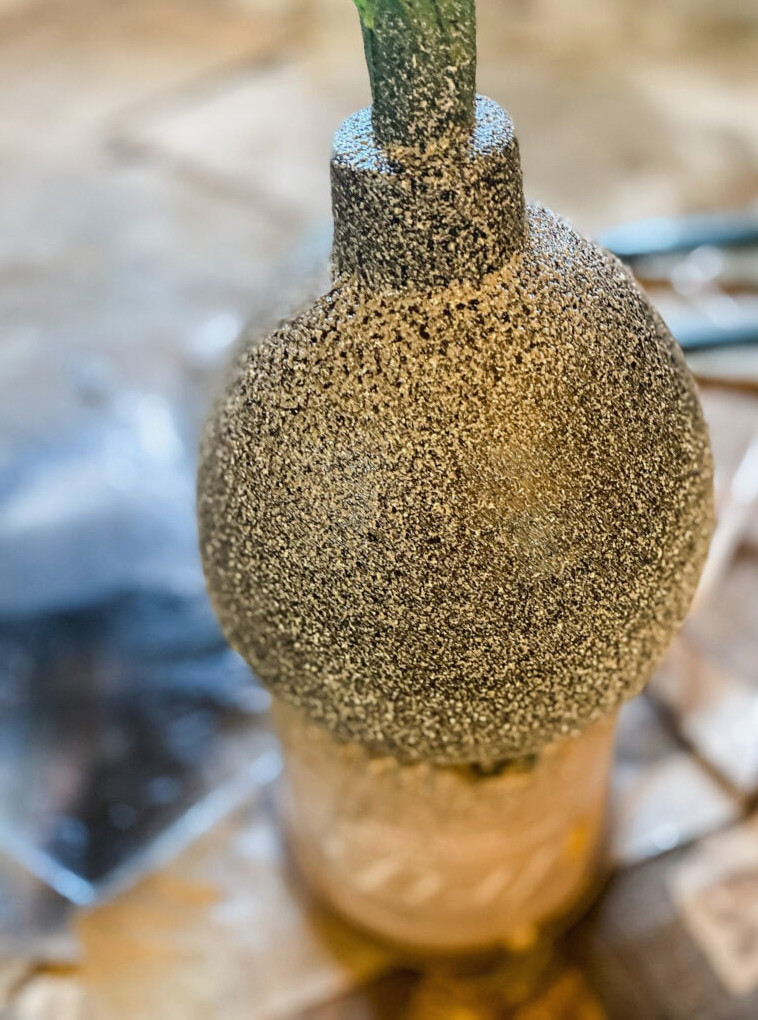 lamp sprayed with stone texture spray paint