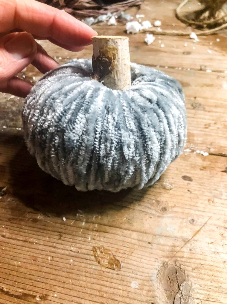 yarn pumpkin- adding stem