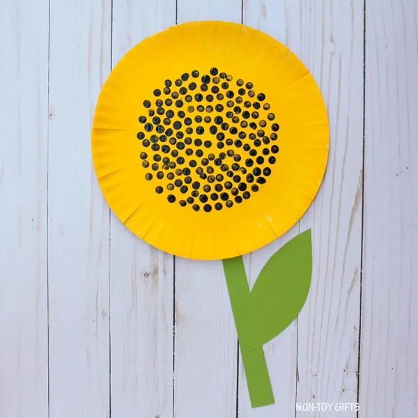 Paper plate sunflower craft