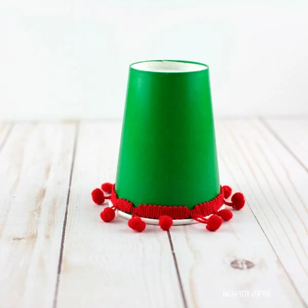 attach pom pom trim with glue