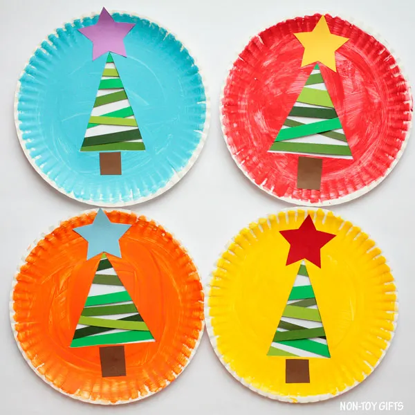 Christmas tree craft made with paper strips for children
