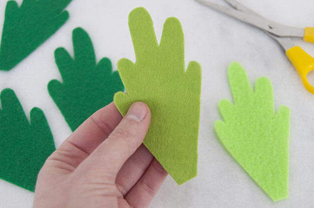 Trimming felt carrot tops