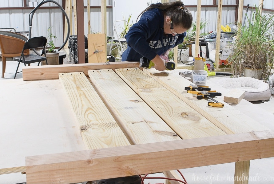 Joining the second headboard leg with pocket holes.