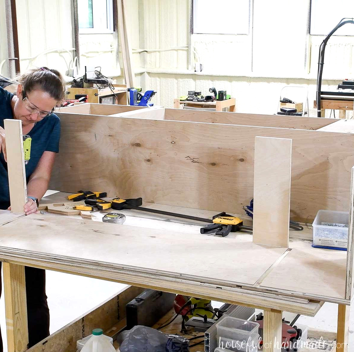 Constructing a second locker compartment like the first.