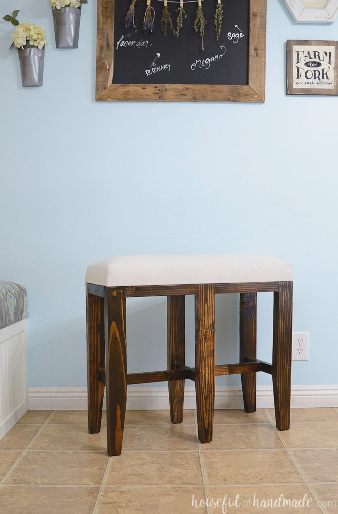 Barstool benches provide an ideal solution for adding ample seating around your kitchen island or bar. This DIY double bar stool bench seats 2 people and is simple to make in a weekend. Housefulofhandmade.com