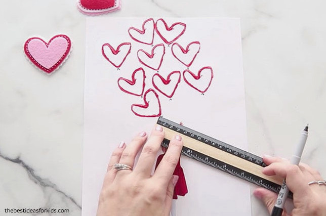 Draw Balloon Strings to the Hand