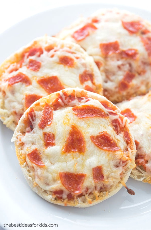 English Muffin Breakfast Pizza