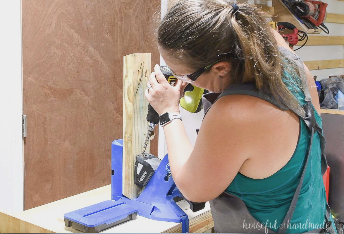 Creating pocket holes in a 2x4 with the Kreg pocket hole jig 720Pro.