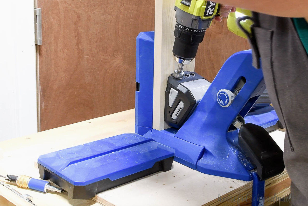 Making pocket holes in 1x4 material with the Kreg 720