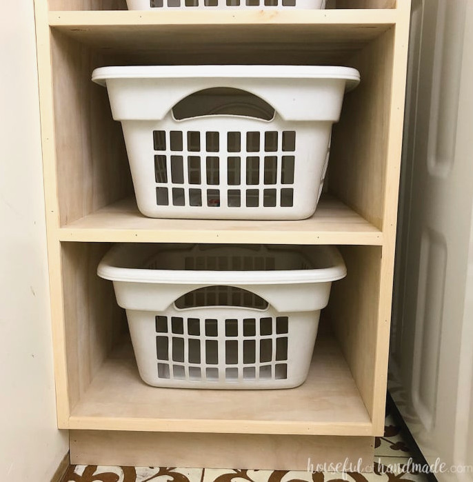 Turn the empty space next to your washing machine into useable space with this stackable laundry basket storage! Housefulofhandmade.com