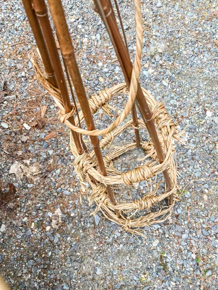 making a diy garden tower out of a tomato cage
