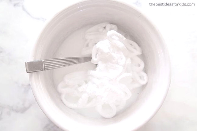 How to Make Fluffy Slime with Shaving Cream