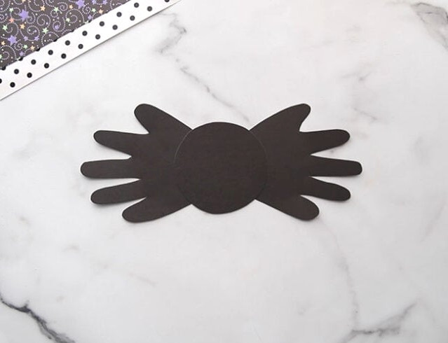 Attach Circle to Handprints