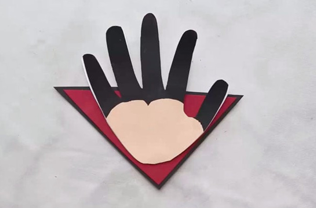 How to Make a Handprint Vampire Card