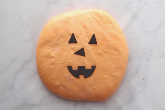 Jack-o-lantern pumpkin slime