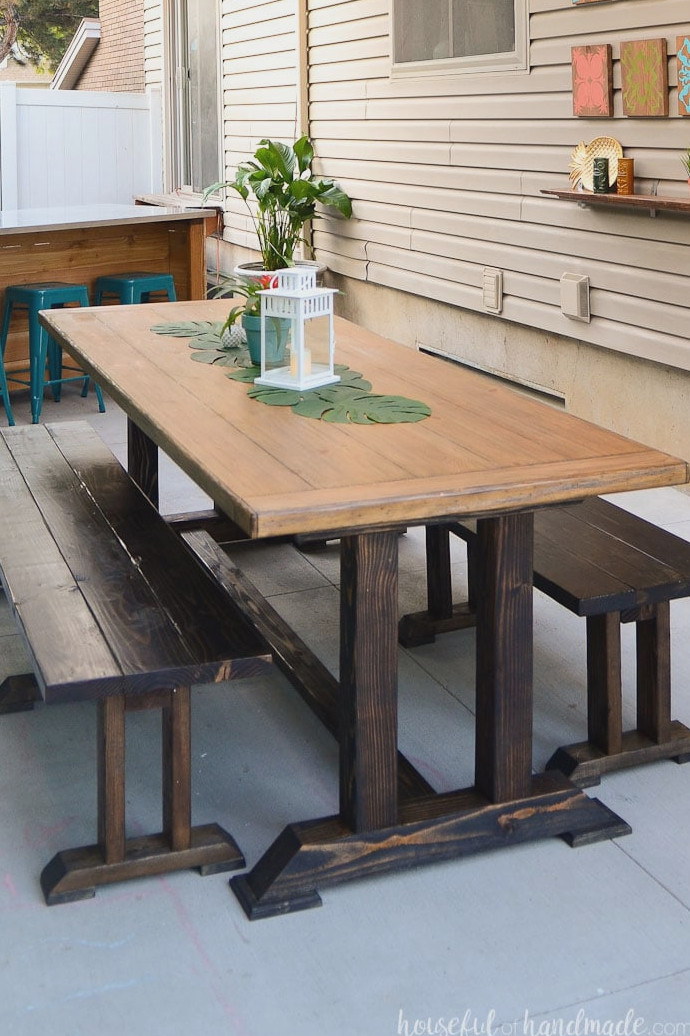 This easy to build picnic table is perfect for a large family gathering. The dining table and benches can be built on a budget. Get the free plans from Housefulofhandmade.com.
