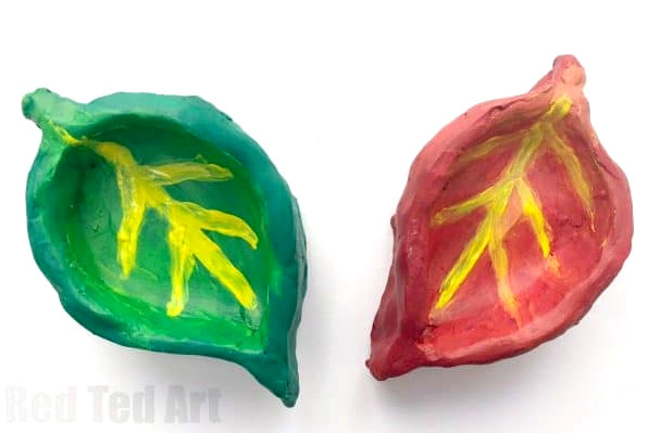 leaf pinch pots