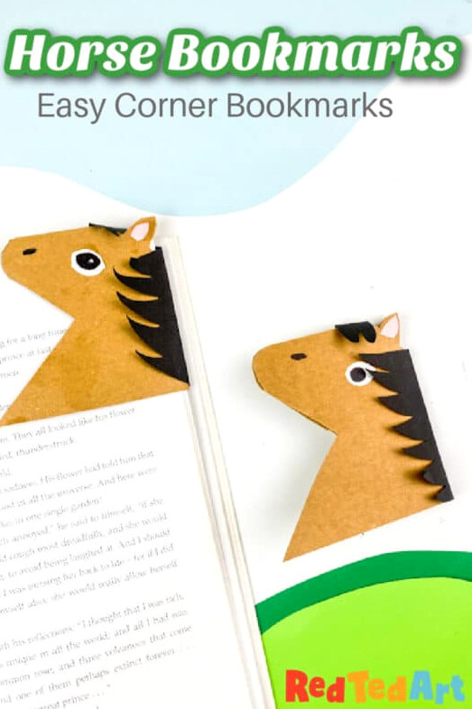 How can you create a Horse Corner Bookmark?