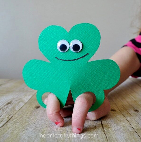 Shamrock Finger Puppet