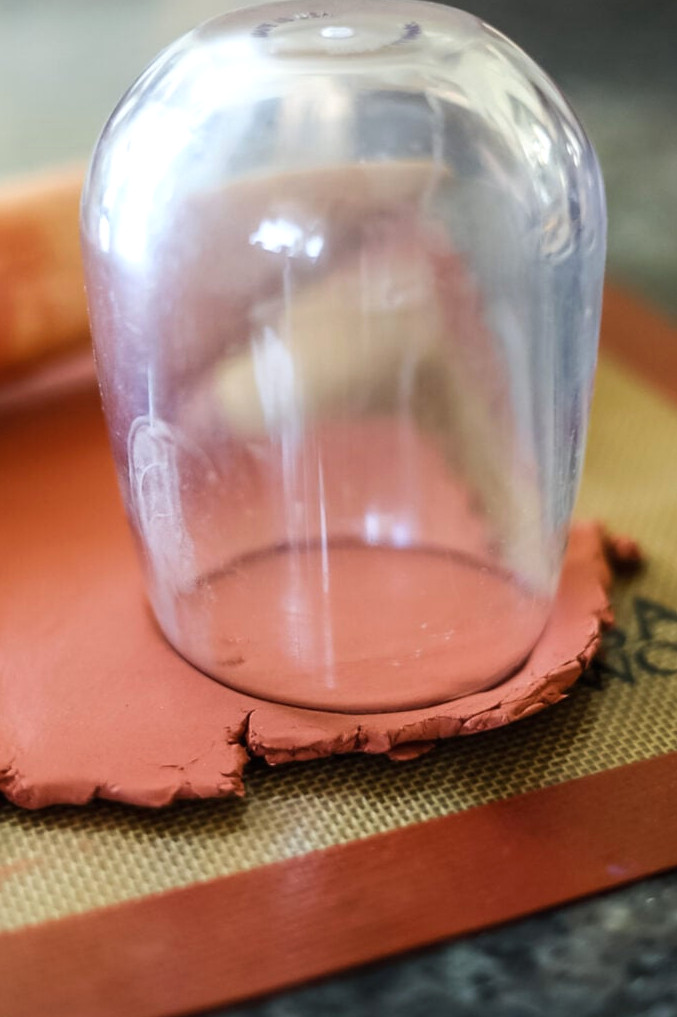 cutting circle shape in clay with glass rim