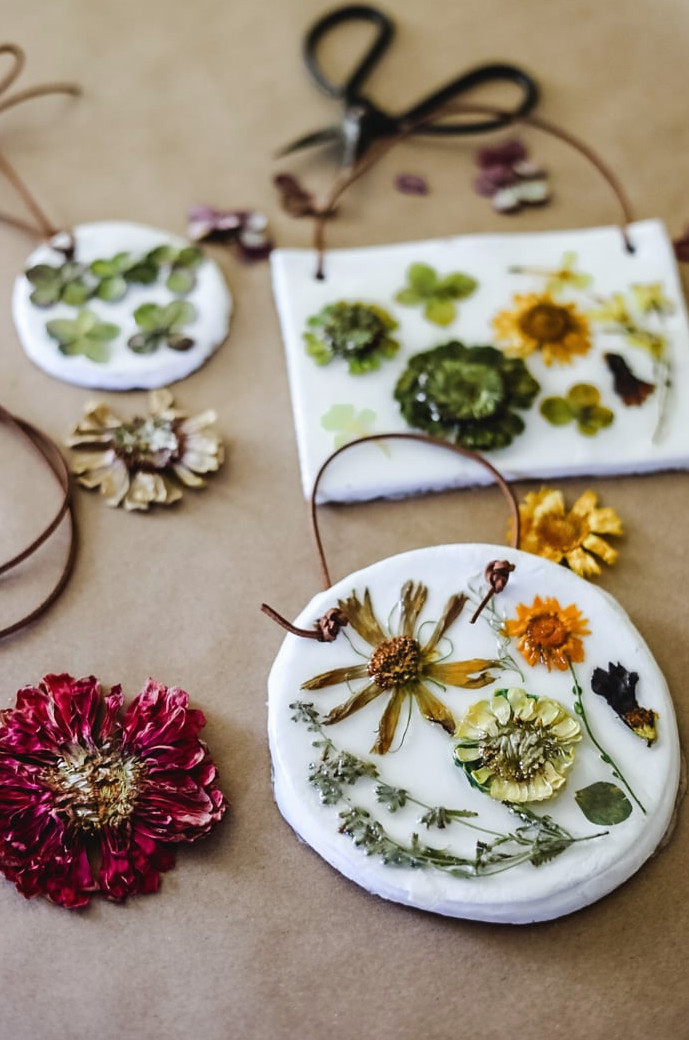 pretty photo of pressed flower art projects