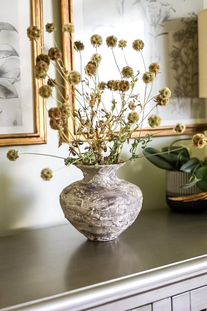 dried starflowers in vase