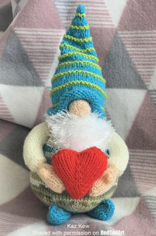 How to knit a gnome