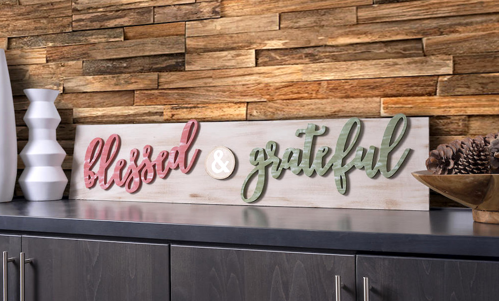 Farmhouse style DIY Thanskgiving sign