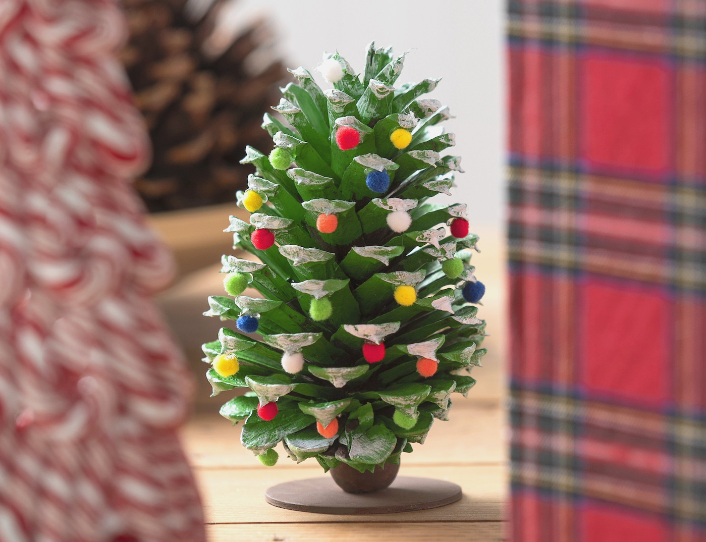 Pine cone Christmas tree