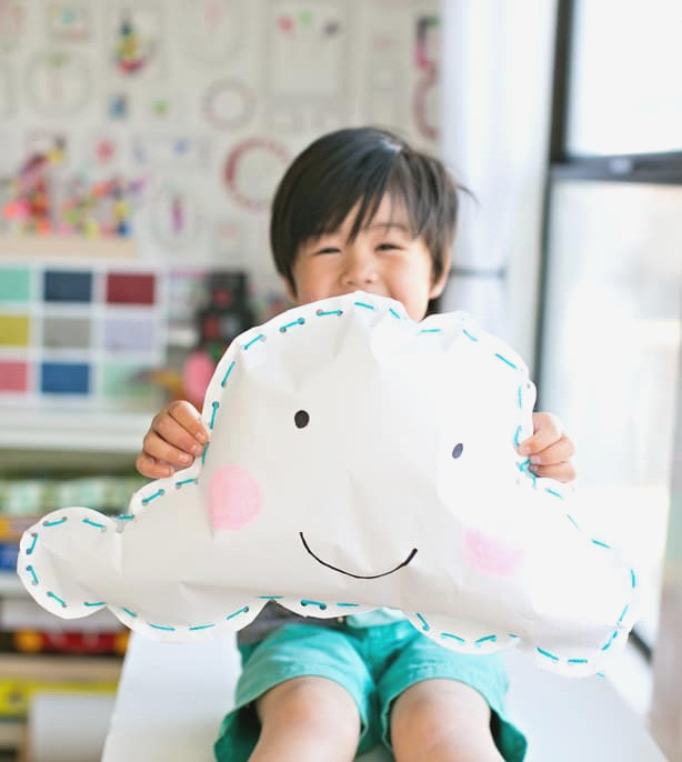 DIY paper cloud cushion for children