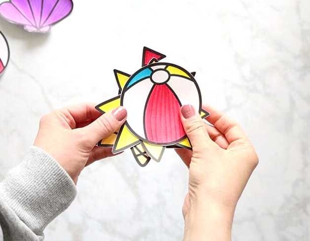 Color all Summer Wreath Templates