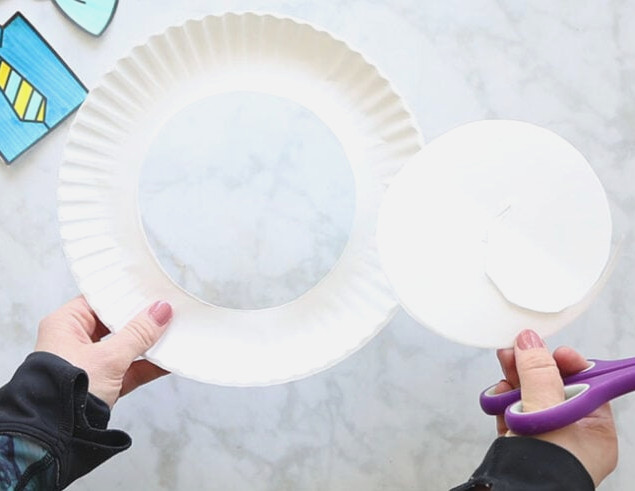 Cut out Paper Plate Center